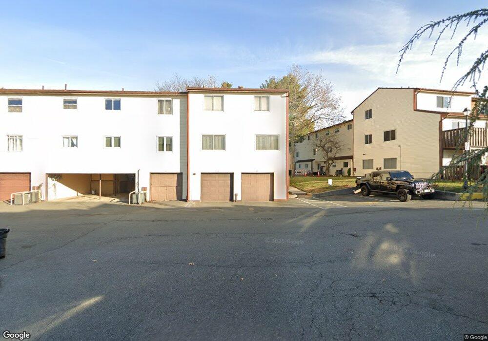 106 Timber Ridge Dr unit 106, Staten Island, NY 10306 - photo 1