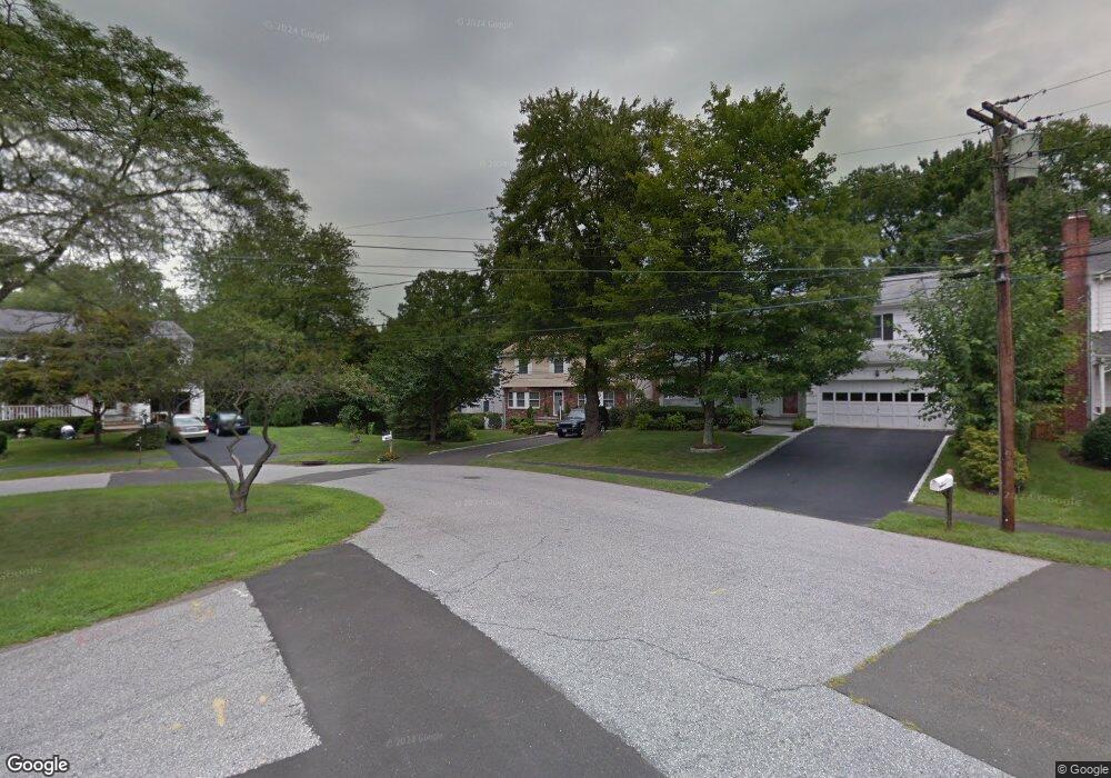 34 Griffith Rd, Riverside, CT 06878 - photo 1