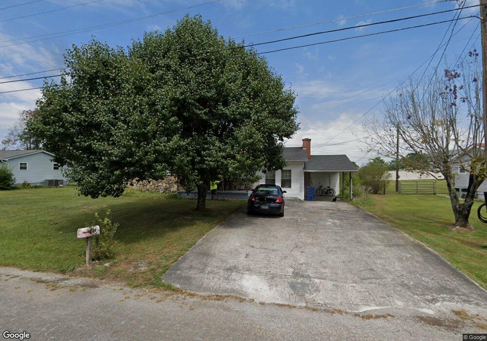 528 Dillon St, Crossville, TN 38555 - photo 1