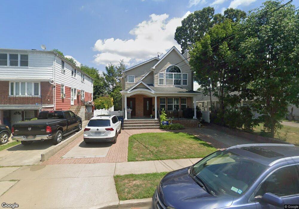 22 Dunwood Rd unit B, Port Washington, NY 11050 - photo 1