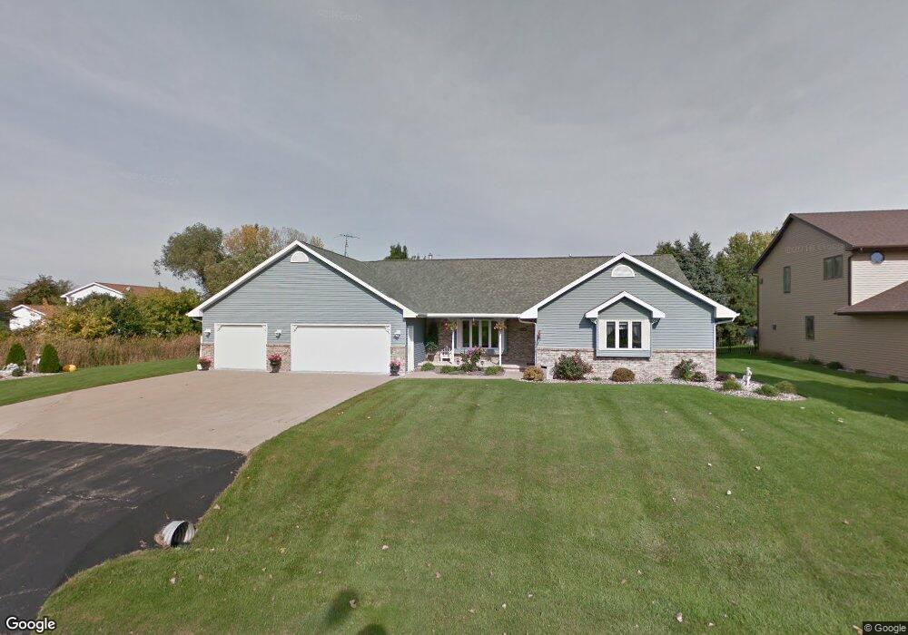 1440 W Seneca Dr, Appleton, WI 54914 - photo 1