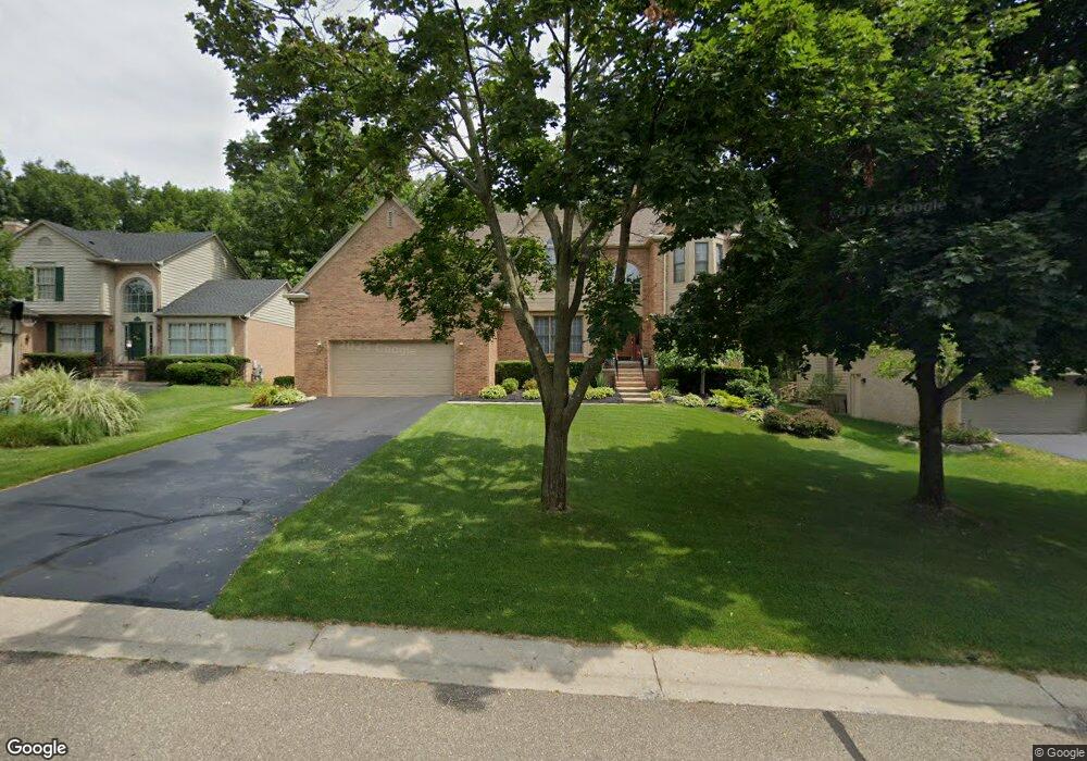 2323 Hidden Lake Dr, West Bloomfield, MI 48324 - photo 1