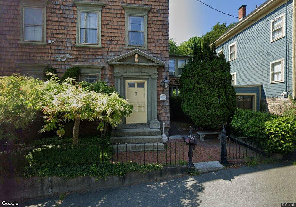 201 Washington St unit 1, Marblehead, MA 01945 - photo 1