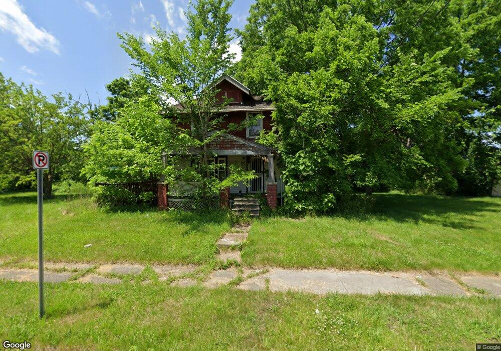 2038 Crocker Ave, Flint, MI 48503 - photo 1