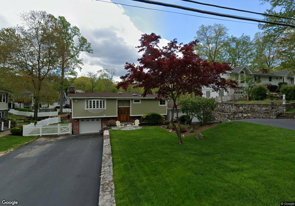 260 Lake Shore Dr, Pleasantville, NY 10570 - photo 1