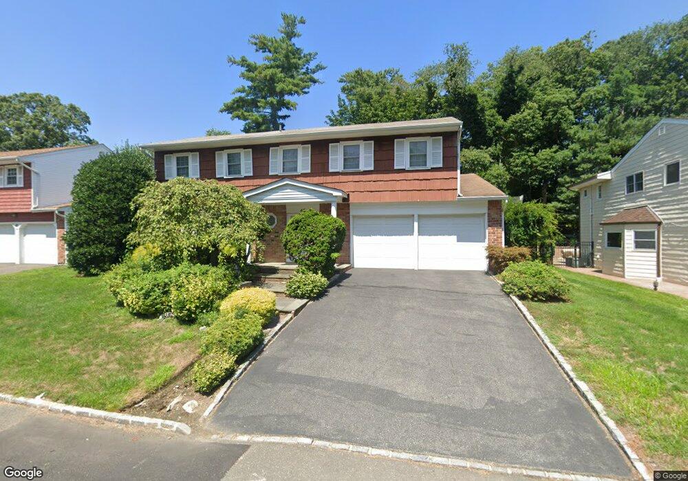 45 Knott Dr, Glen Cove, NY 11542 - photo 1