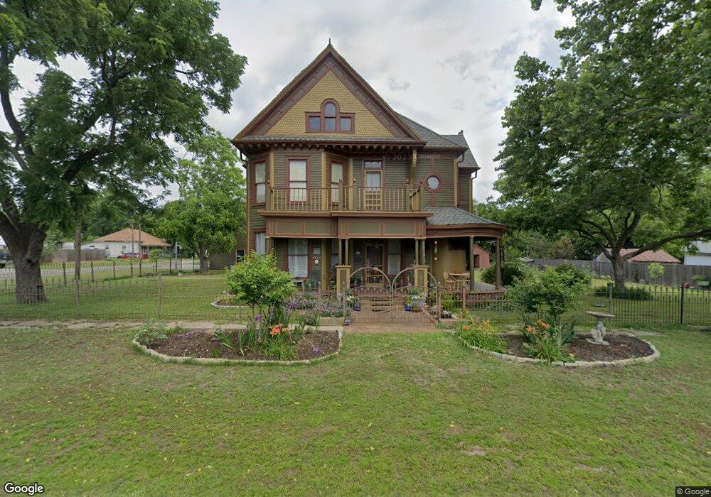 318 W Walnut St, Whitewright, TX 75491 - photo 1