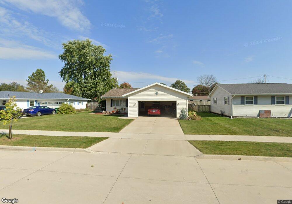 529 Stevens St, Combined Locks, WI 54113 - photo 1