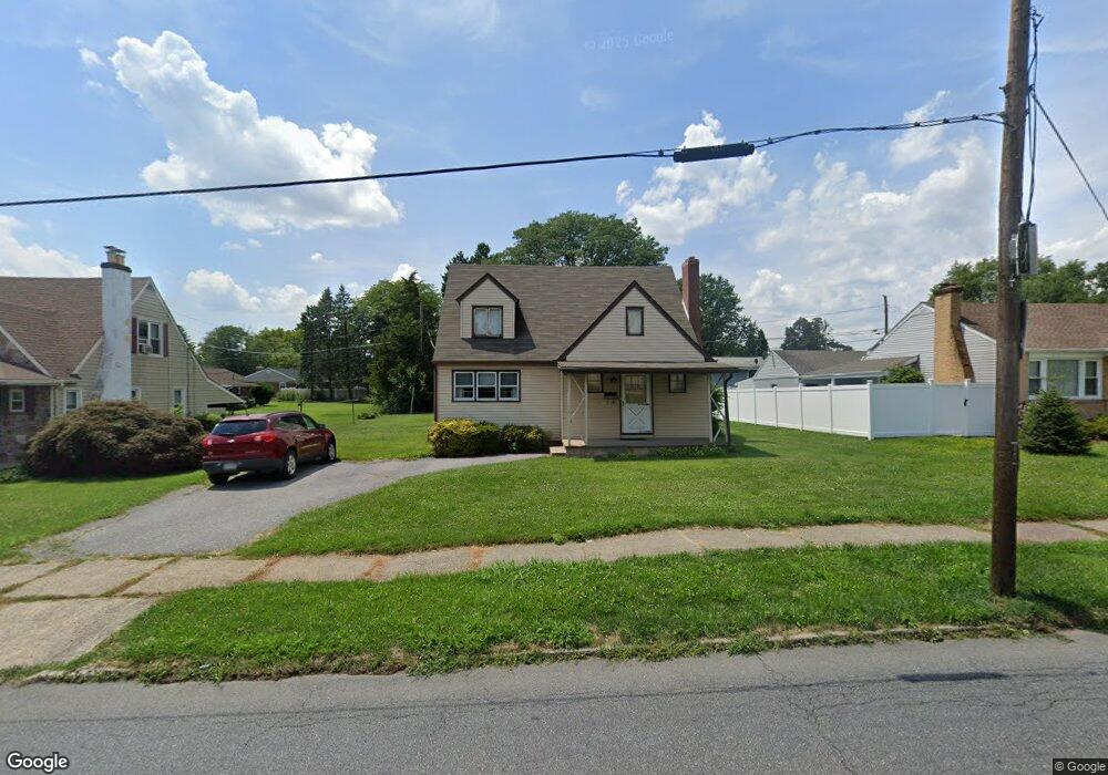 1555 8th Ave, Bethlehem, PA 18018 - photo 1