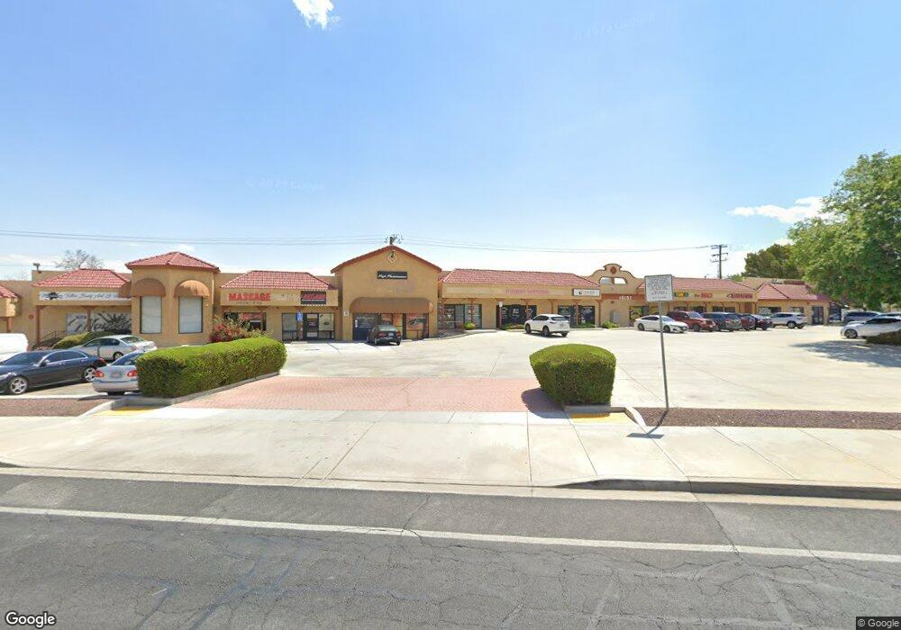 16137 Green Tree Blvd unit 4, Victorville, CA 92395 - photo 1