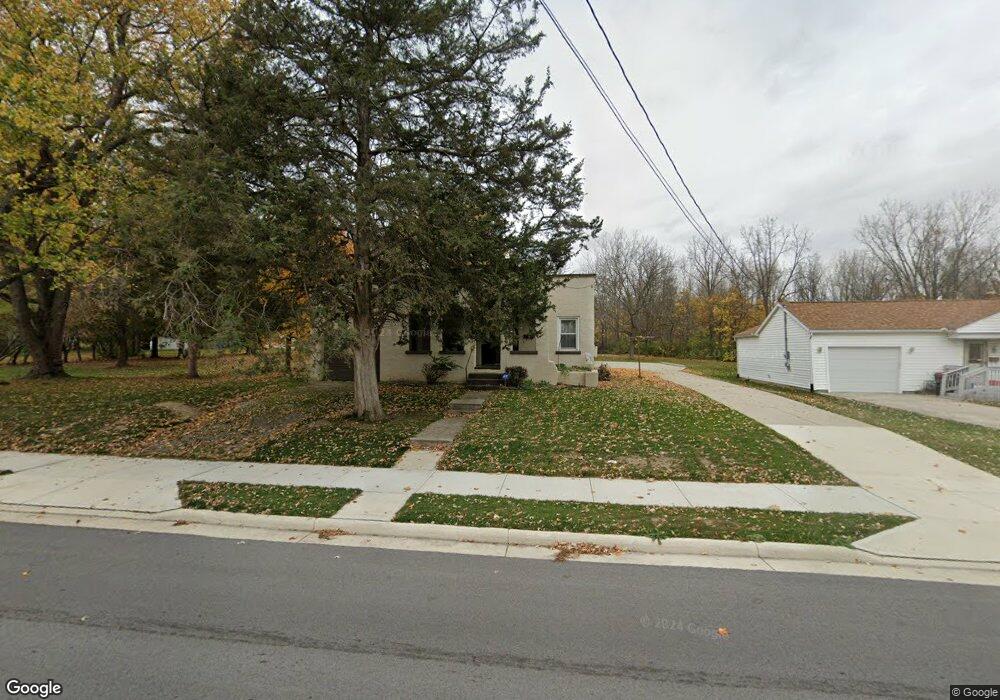 220 E Silver St, Wapakoneta, OH 45895 - photo 1