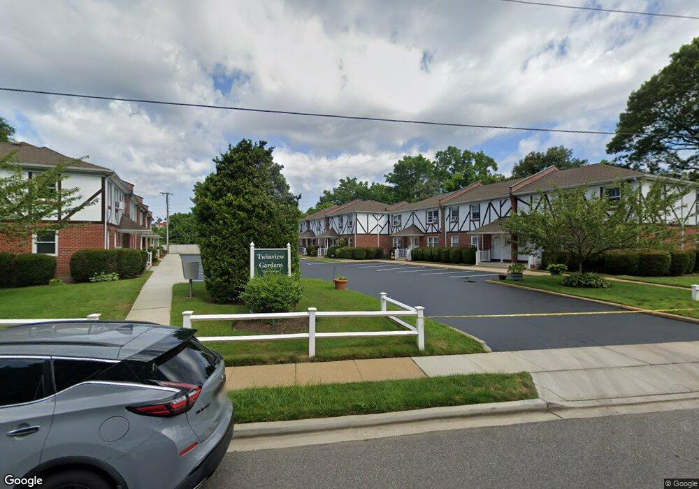 2064 Lakeview Rd unit B, Bellmore, NY 11710 - photo 1