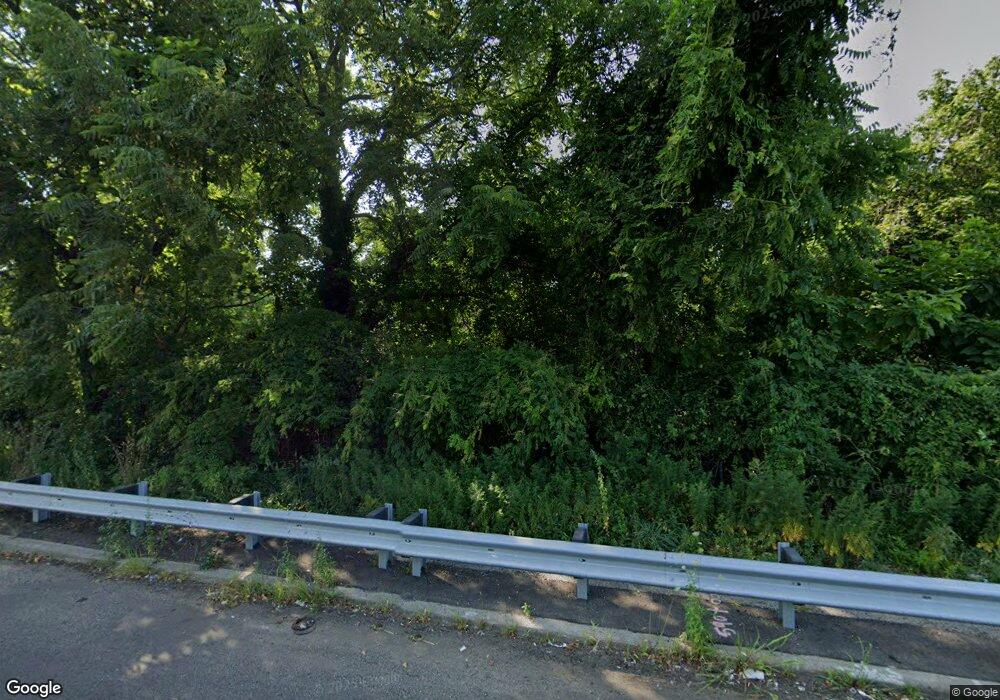 2060 Lakeview Rd unit B, Bellmore, NY 11710 - photo 1