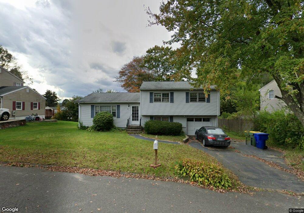 54 Meadowlark Dr, Waterbury, CT 06708 - photo 1