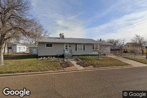 302 2nd St N, Hettinger, ND 58639