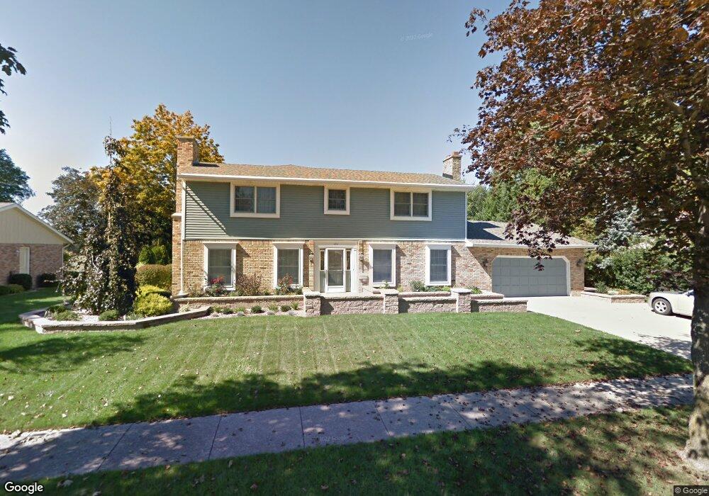 454 Craemer Dr, Frankenmuth, MI 48734 - photo 1