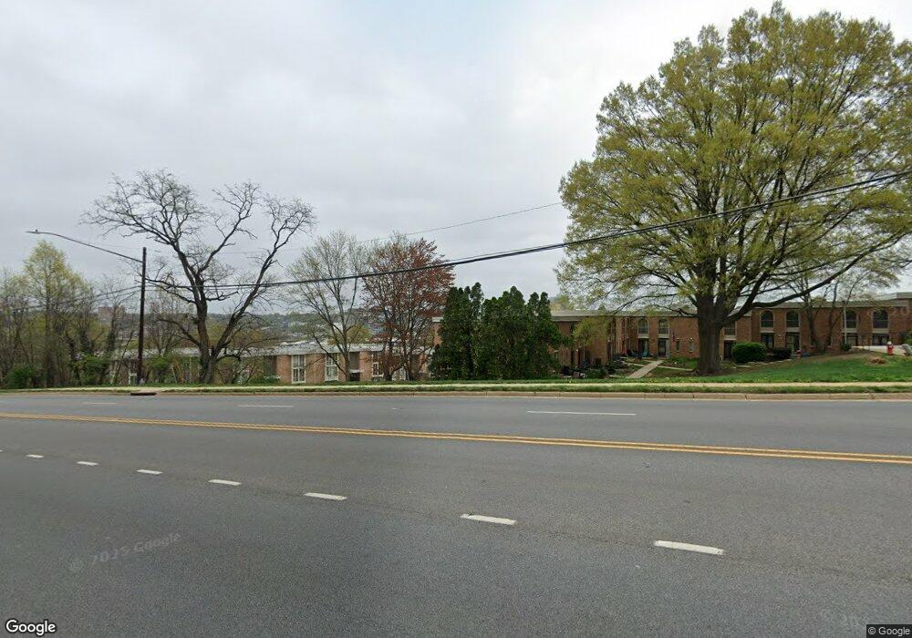 5727 N Kings Hwy, Alexandria, VA 22303 - photo 1