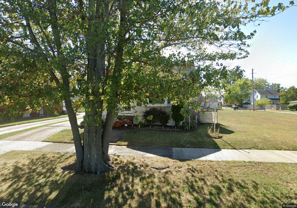 2304 E 32nd St, Lorain, OH 44055 - photo 1