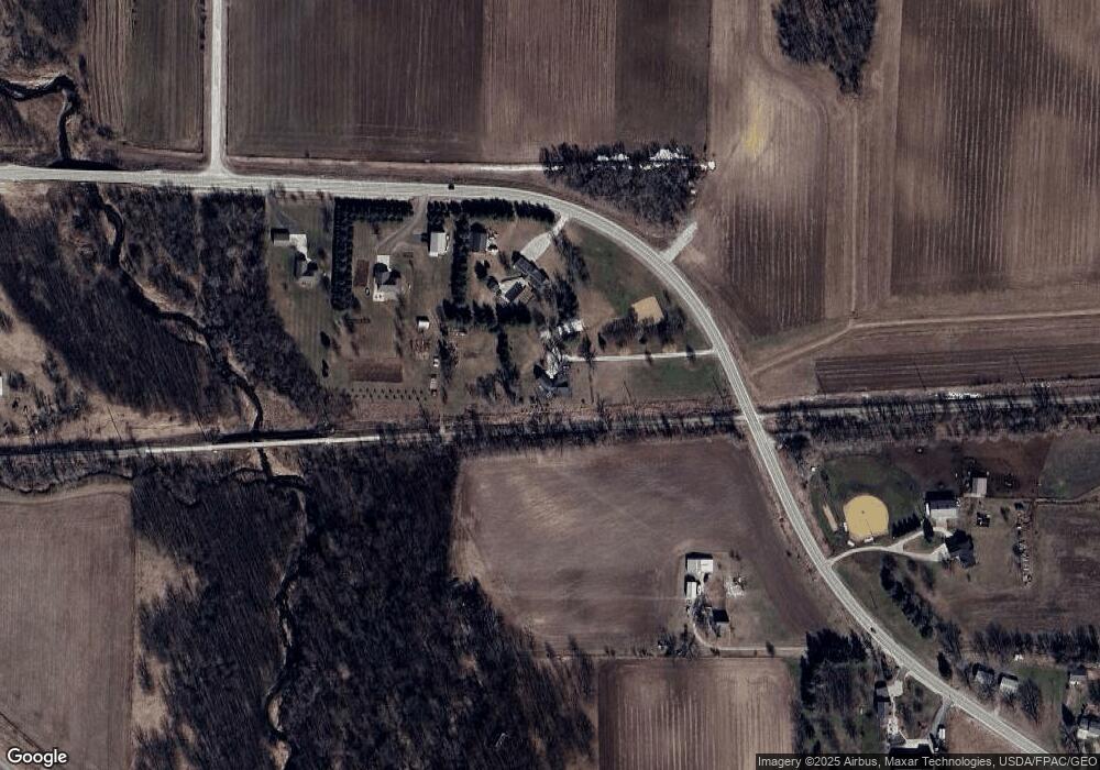 4654 Urbana Rd, Center Point, IA 52213 - photo 1