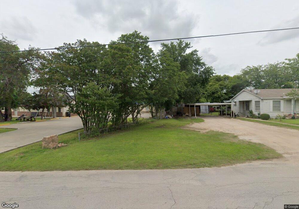 503 E Kilpatrick St, Cleburne, TX 76031 - photo 1