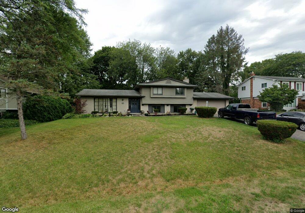 6902 Wild Ridge Ln, West Bloomfield, MI 48322 - photo 1