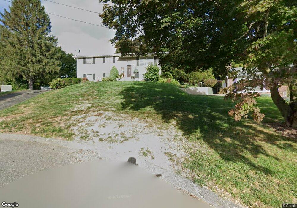 32 Hickory St, Holyoke, MA 01040 - photo 1