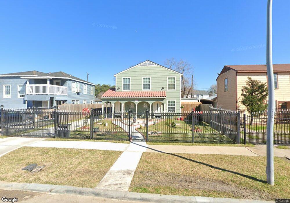 4923 Plum Dr, Houston, TX 77087 - photo 1