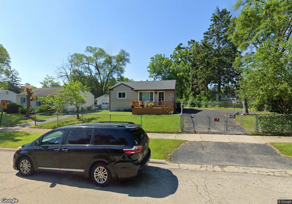 2431 Chinook Rd, Waukegan, IL 60087 - photo 1