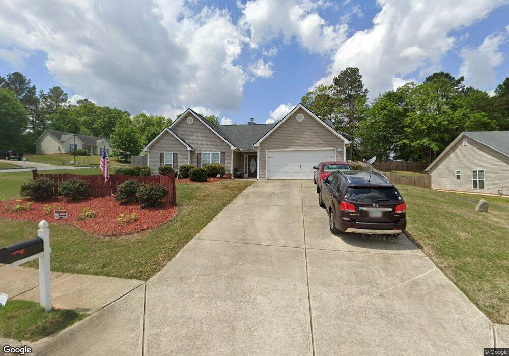 560 Embassy Walk, Winder, GA 30680 - photo 1