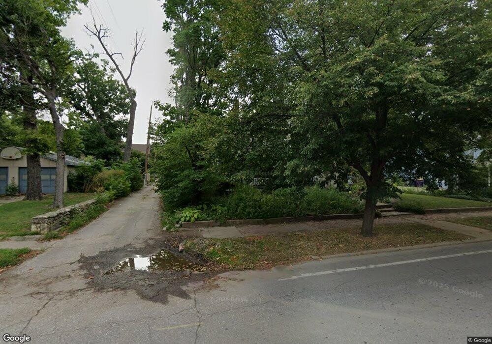 208 N 11th St, Manhattan, KS 66502 - photo 1