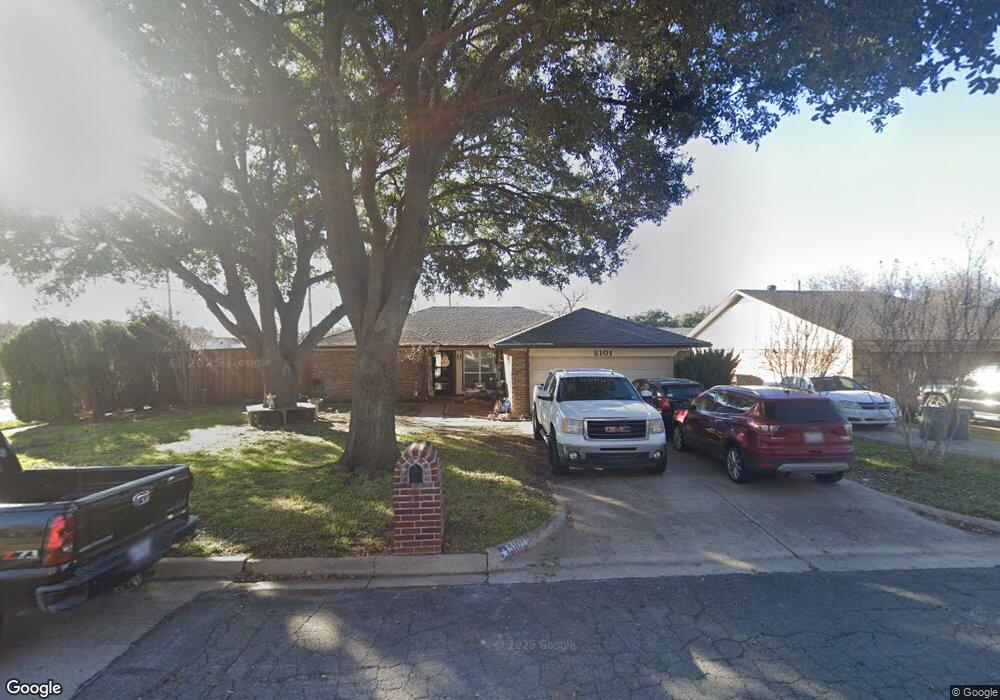 5101 Abby Rd, North Richland Hills, TX 76180 - photo 1