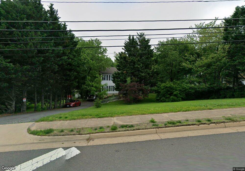 10716 Braddock Rd, Fairfax, VA 22030 - photo 1