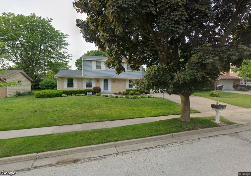 1838 Jeffery Ln, Waukesha, WI 53186 - photo 1