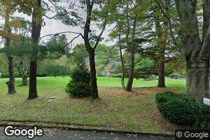 1 Rough Riders Ct, Cold Spring Harbor, NY 11724