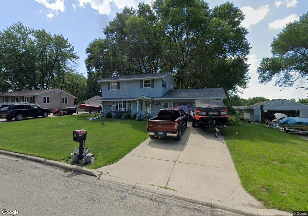 1613 Crystal Dr, Albert Lea, MN 56007 - photo 1