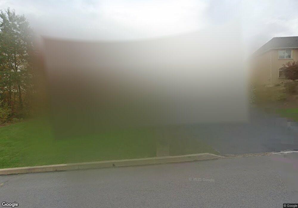 102 W Acorn Hill Dr, Olyphant, PA 18447 - photo 1