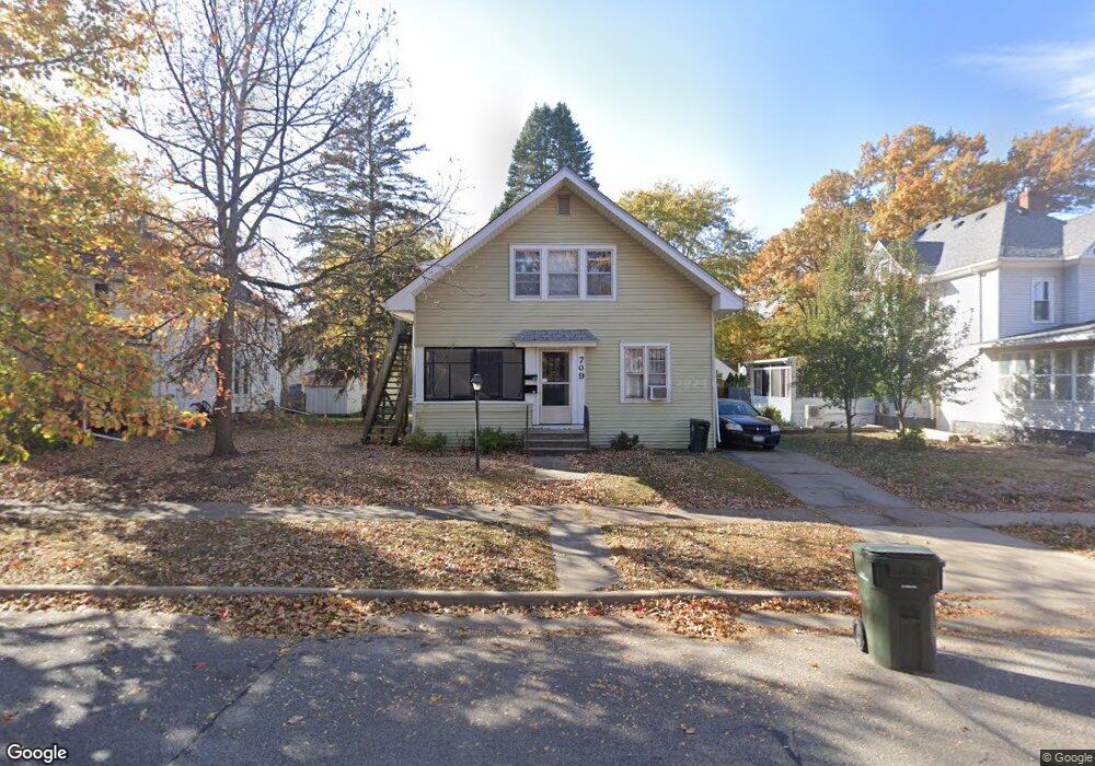 709 Walnut St, Cedar Falls, IA 50613 - photo 1