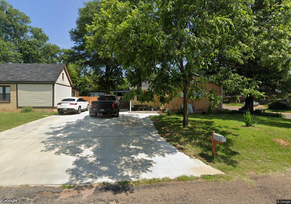 911 Sandefur St, Longview, TX 75601 - photo 1