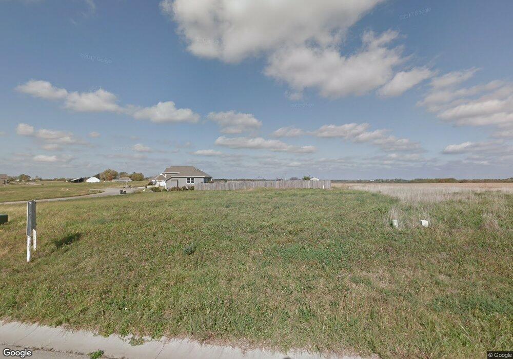 15228 Meyer Dr, Basehor, KS 66007 - photo 1