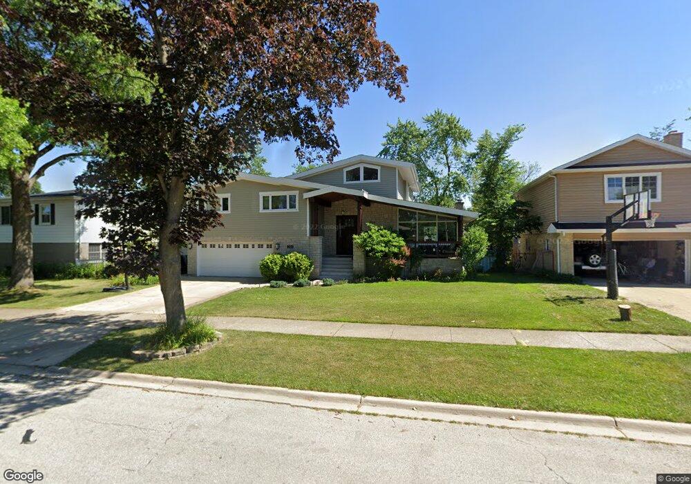 204 S Elm Tree Ln, Elmhurst, IL 60126 - photo 1