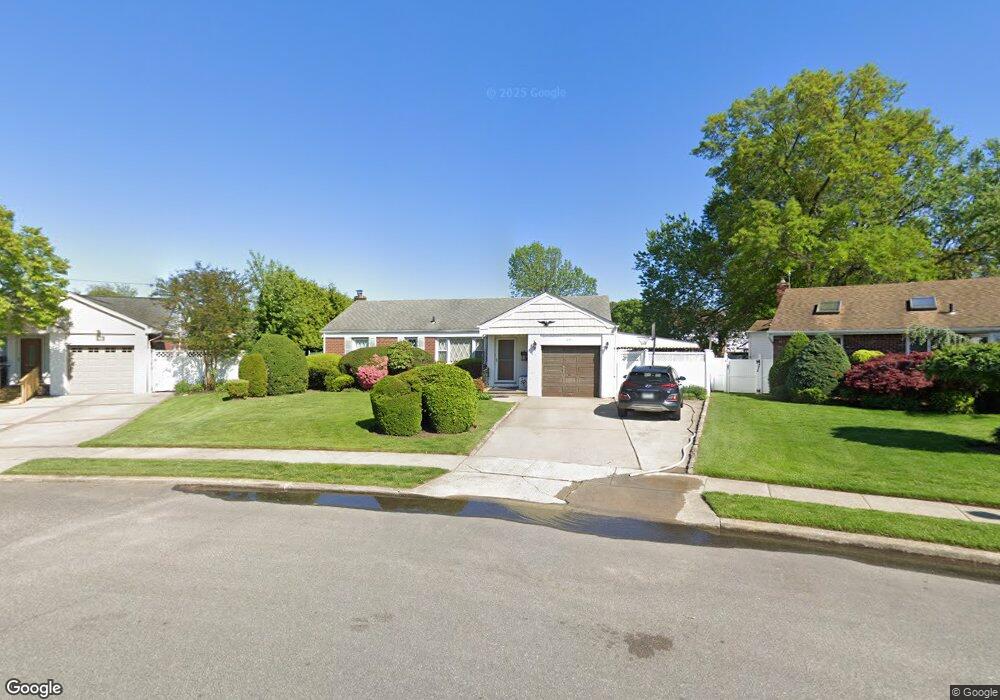 851 Hemlock St, Franklin Square, NY 11010 - photo 1