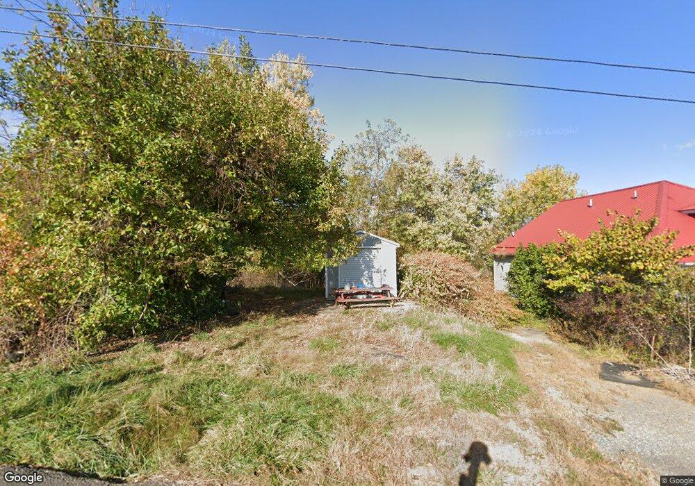 614 Maple St, Pulaski, VA 24301 - photo 1