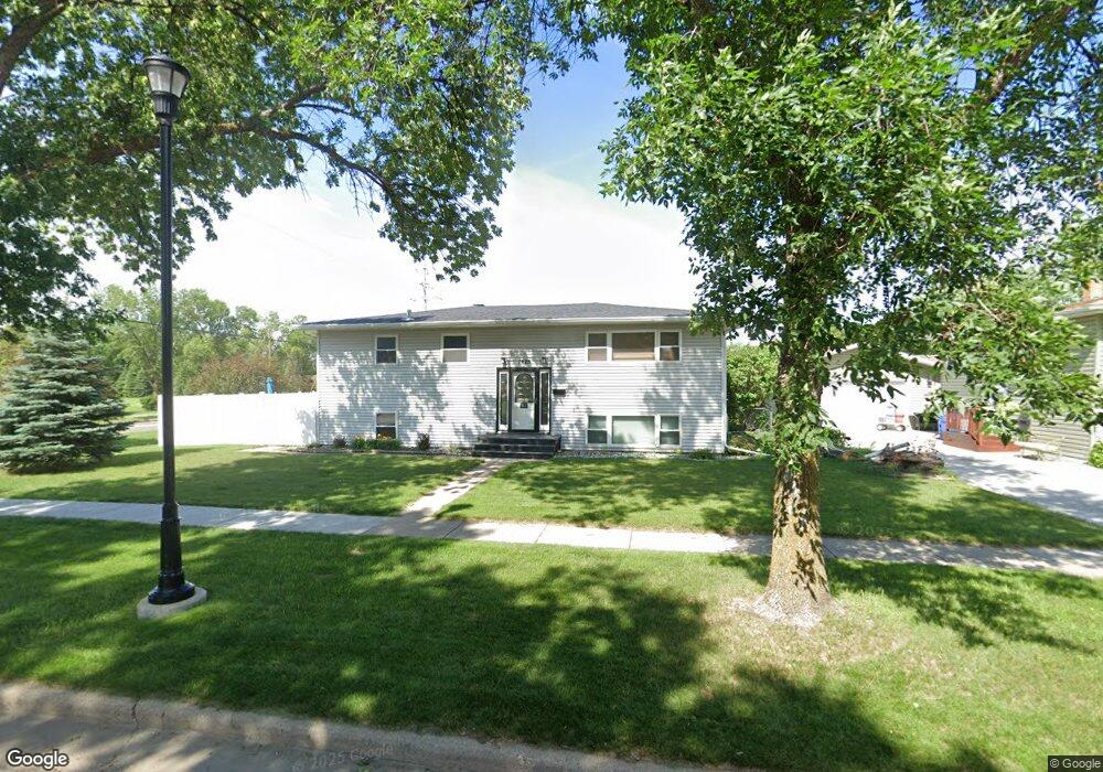 1625 16 1 2 St S, Fargo, ND 58103 - photo 1