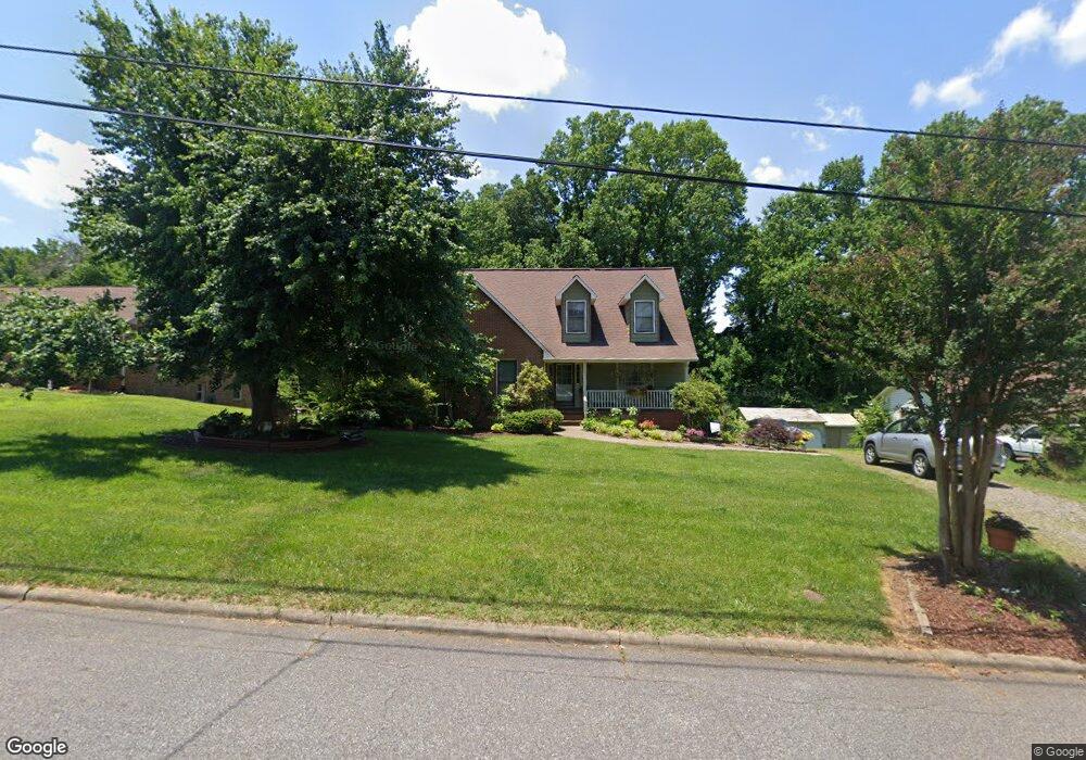 907 Carolyn St, Statesville, NC 28677 - photo 1