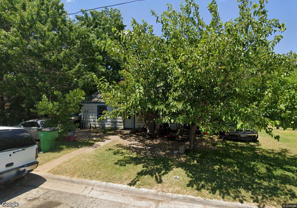 619 Ritchey St, Gainesville, TX 76240 - photo 1