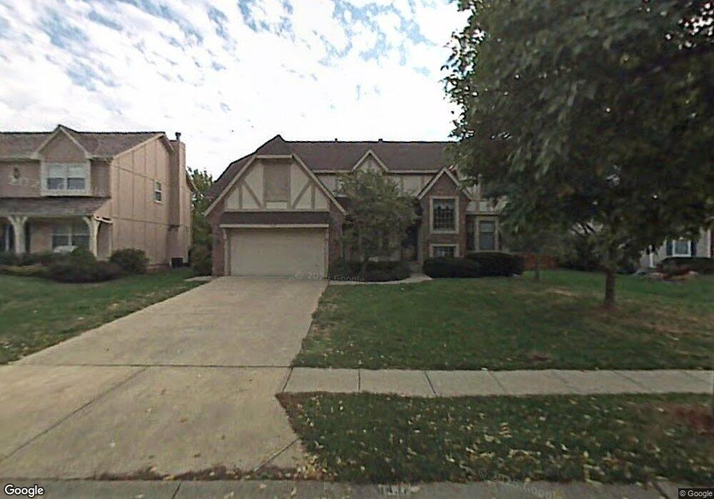 8437 Lakeview Ave, Lenexa, KS 66219 - photo 1