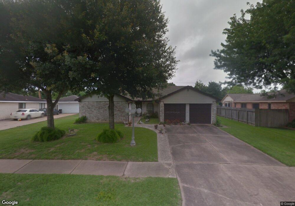 530 W Castle Harbour Dr, Friendswood, TX 77546 - photo 1