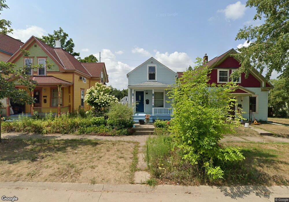 1119 8th St SE, Cedar Rapids, IA 52401 - photo 1