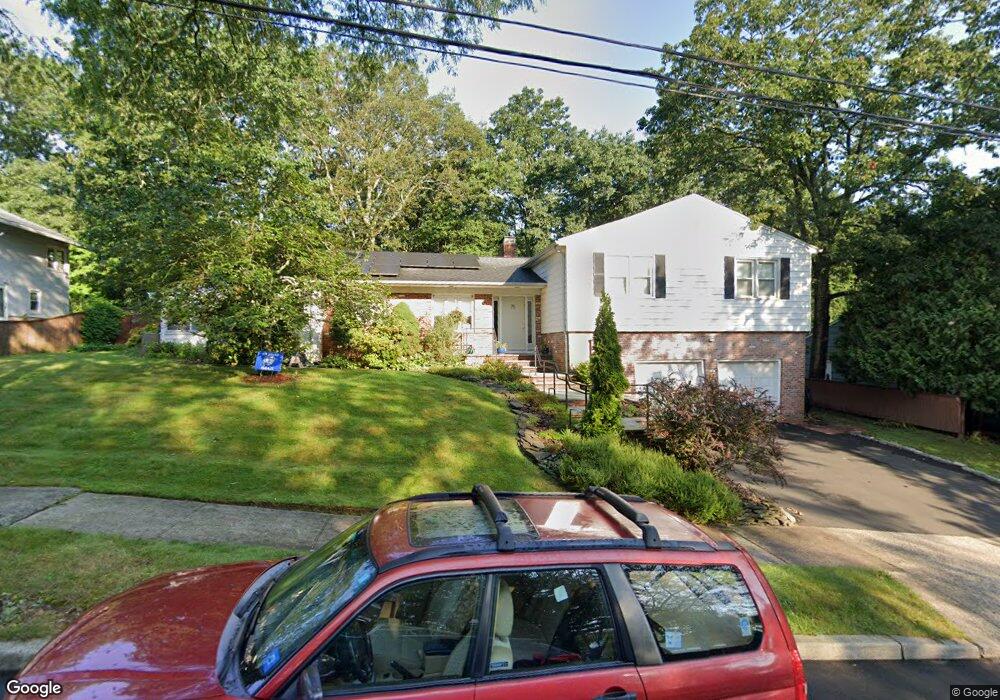 75 Stevenson Rd, New Haven, CT 06515 - photo 1