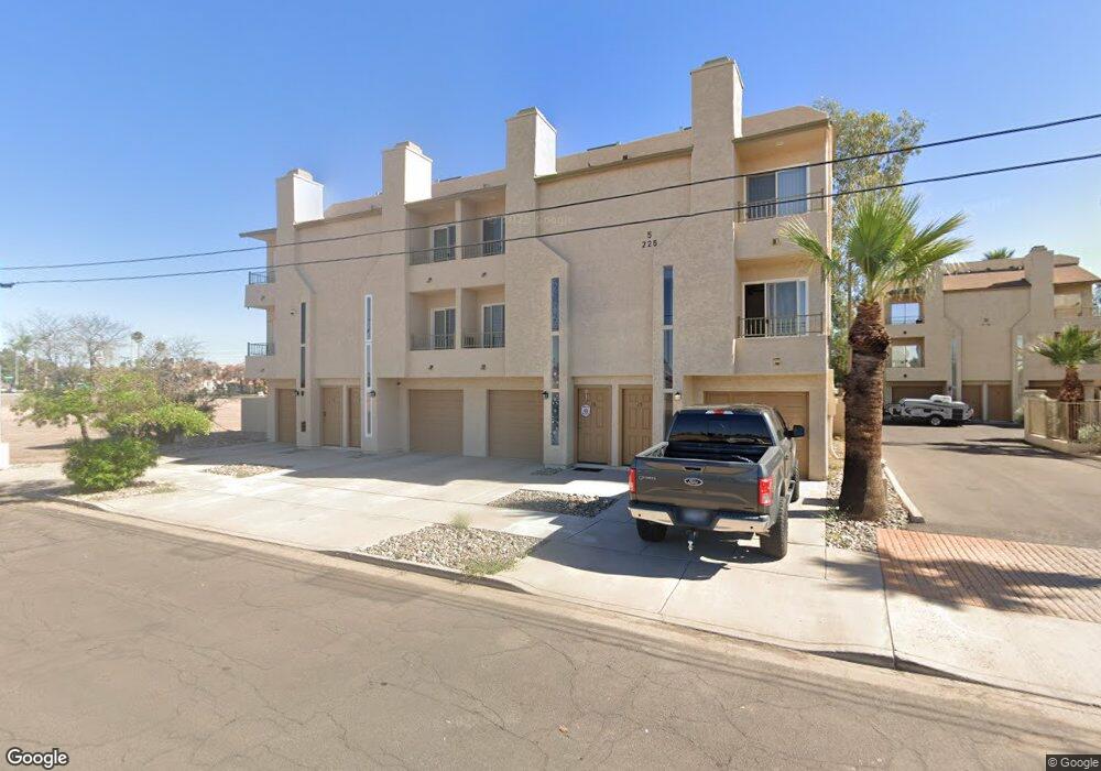 225 N Pomeroy unit 8, Mesa, AZ 85201 - photo 1